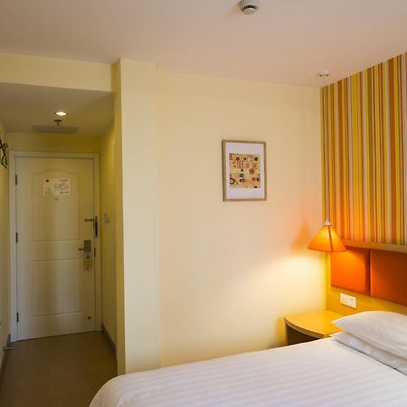 Home Inn Shanghai Hongqiao Terminal Jinshajiang Road Changfeng 외부 사진